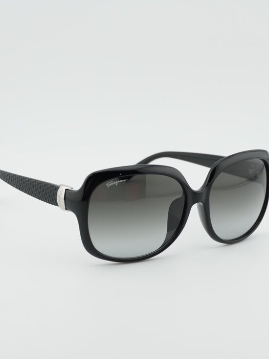 Salvatore Ferragamo SF739SA 001 Sunglasses Black Round Frame, Grey Lenses main image 7
